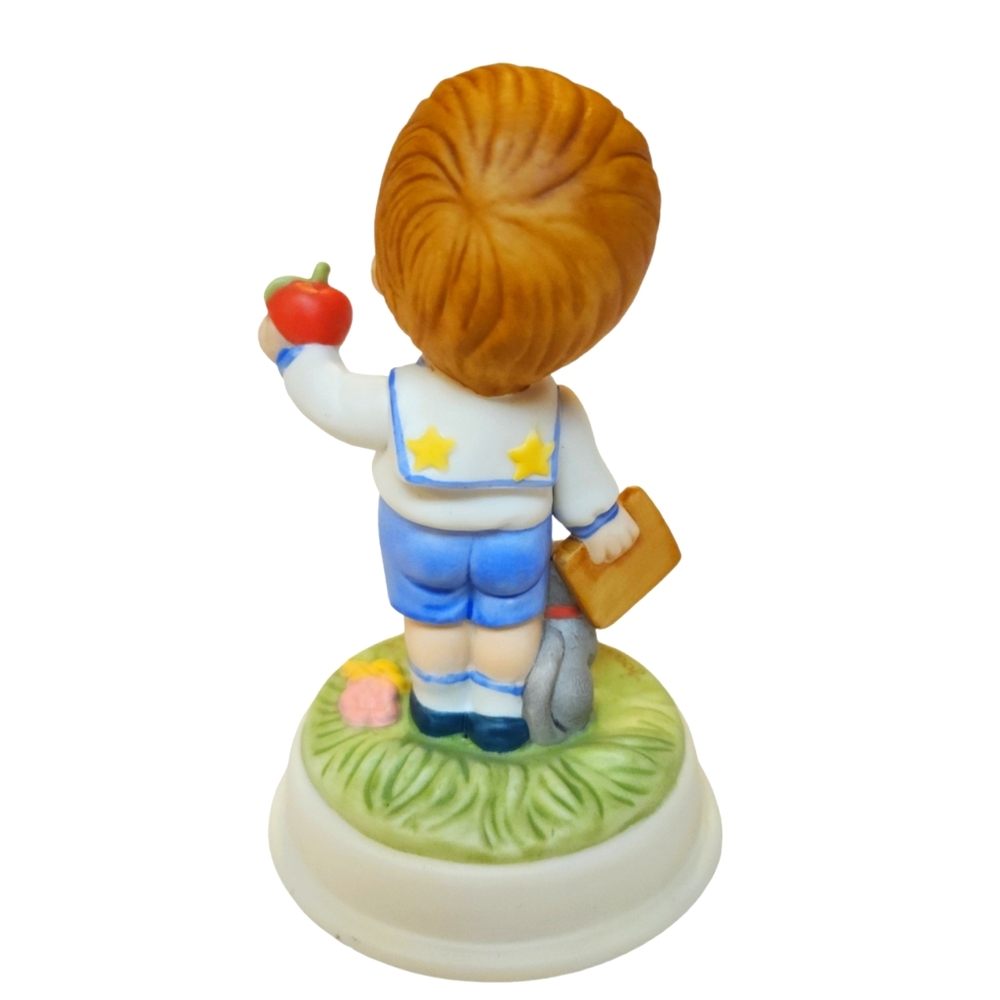 AVON School Days Little Boy w/ Cat Apple Bisque Figurine JOAN WALSH ANGLUND 1986 - Picture 4 of 6